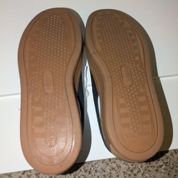 Puma White and Brown Sneakers - Picture 7 of 7